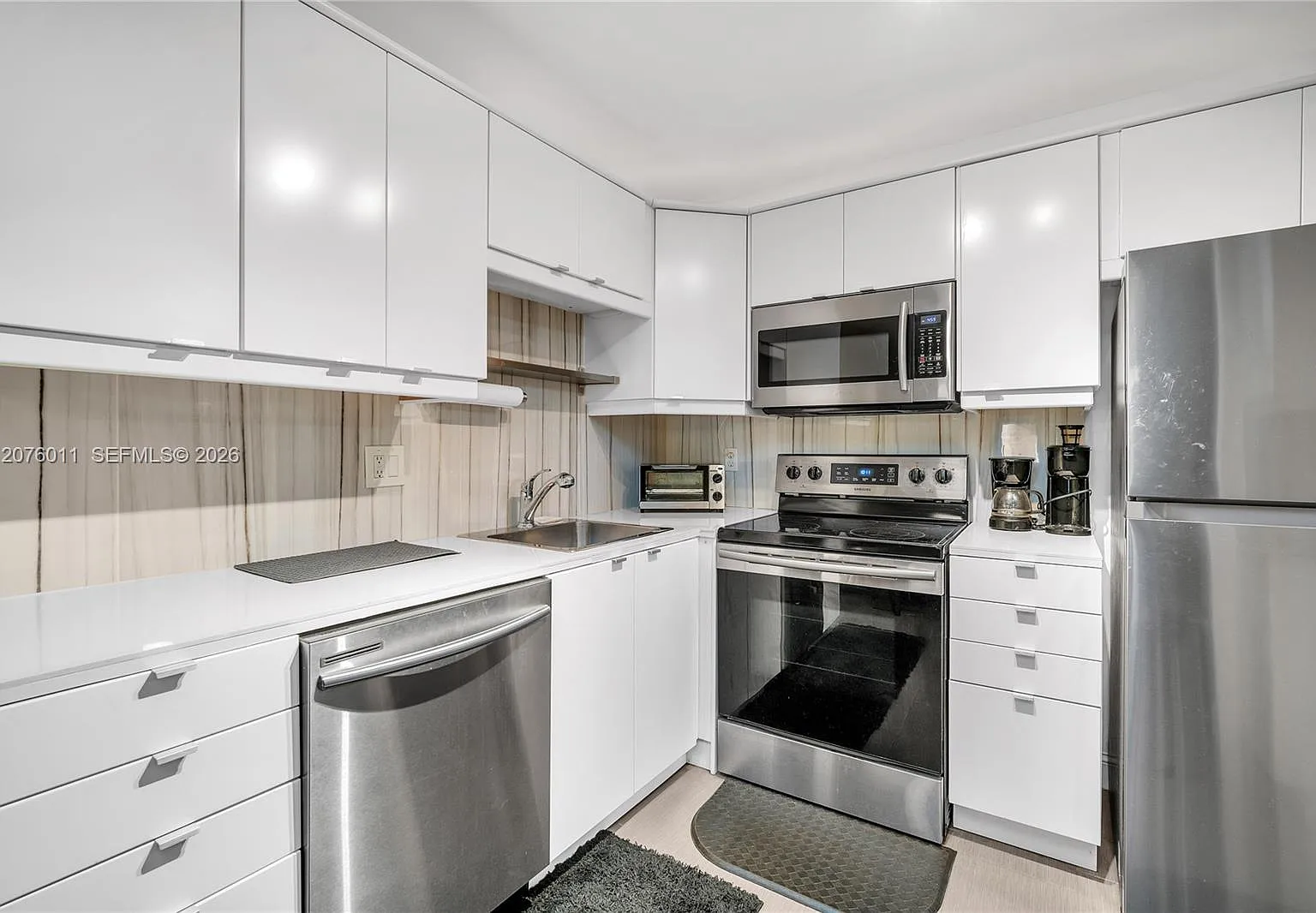 Barcelona Condo North Bld — Photo 1