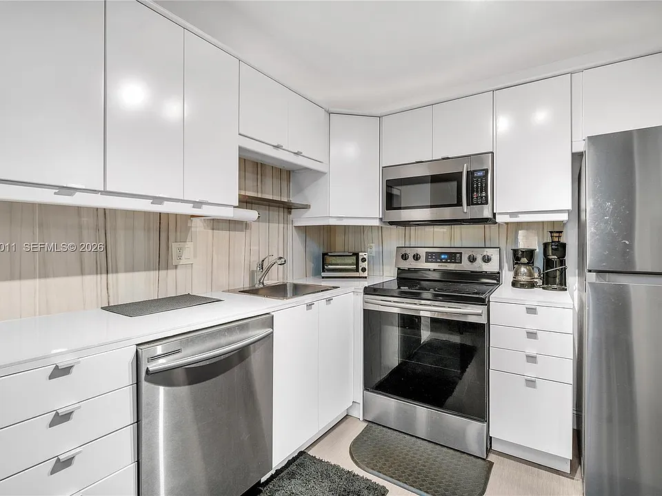 257 S Cypress Rd #416