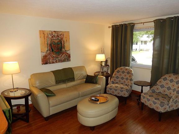 5th image of 1714 Brookfield Sq S