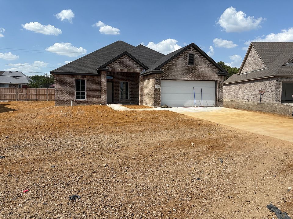 1st image of 210 Alice Ct
