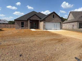 210 Alice Ct, Grand Prairie, TX 75051