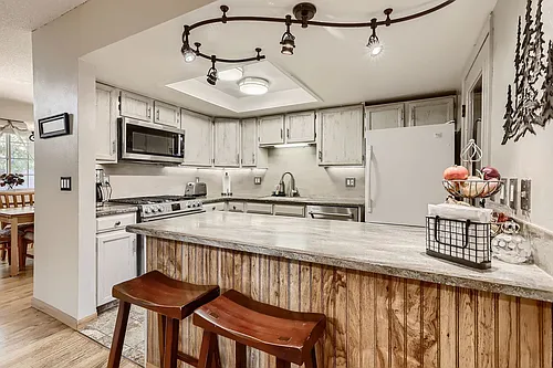 3833 Paseo Del Prado Photo 1