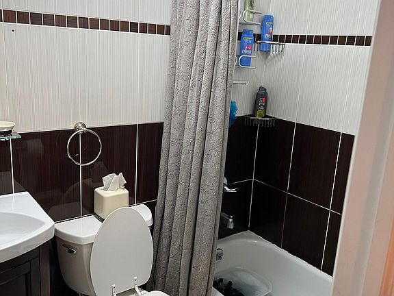 4th image of 24 Iris Ct Floor 2