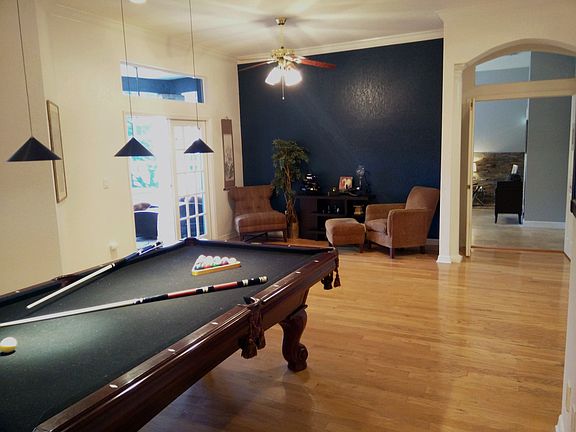 Entryway/Living Room
