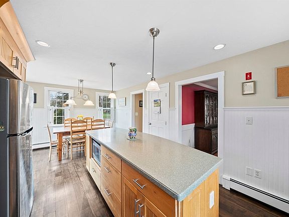 4th image of 5 Carpenter Ln