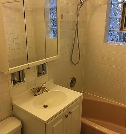 4th image of 1041 S Oak Park Ave APT 2E