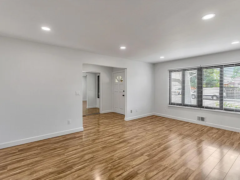 1680 Chestnut St — Photo 7