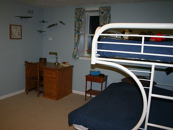 4th bedroom (basement)