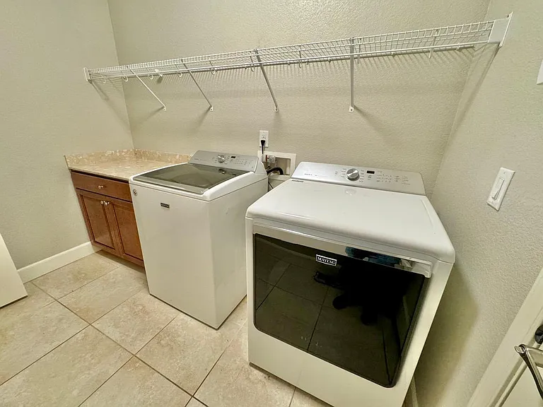 10520 Rollins Dr — Photo 15