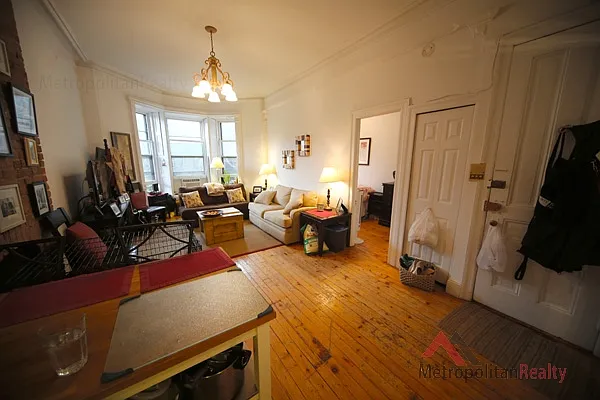 Rented by Metropolitan Realty | media 13