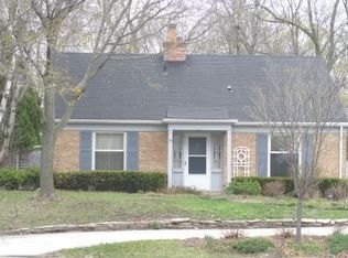 7420 N Santa Monica Blvd, Fox Pt, WI 53217