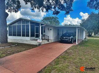 441 Carnation Dr, Fruitland Park, FL 34731
