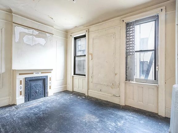 2nd image of 231 W 21st St APT 2C