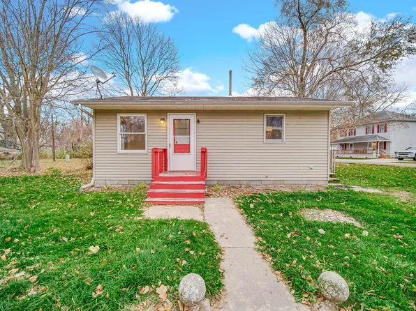 204 Railroad St, Westville, IN 46391