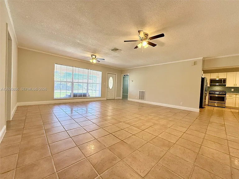 206 SE 3rd Pl — Photo 11