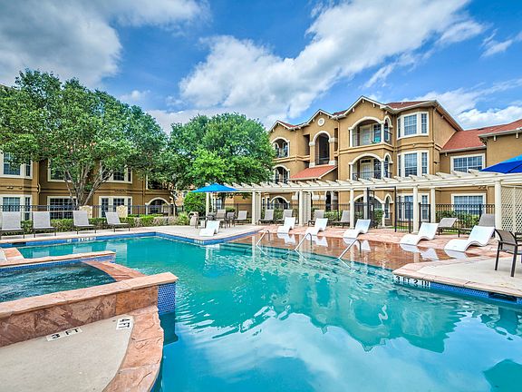 2nd image of 1011 Wonder World Dr APT 1315