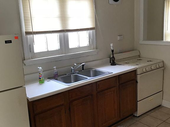 5th image of 2821 Annapolis Ave