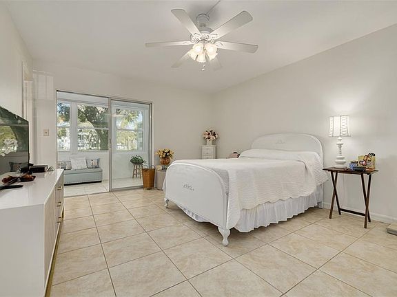 5th image of 1001 77TH AVENUE N #112