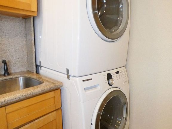 4th image of 4231 E 10th St #3
