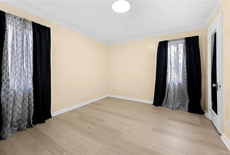 8060 Edward Ave — Photo 8