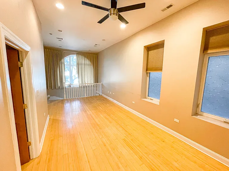1435 W. Grand Ave. — Photo 8
