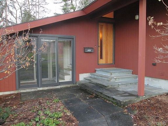 3rd image of 207 Windsor Dr