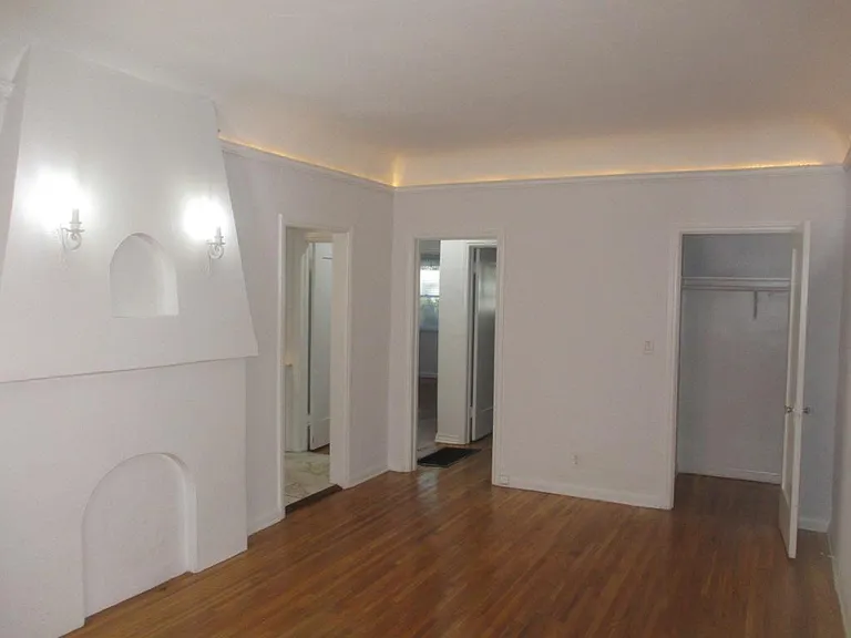 crown molding lighting