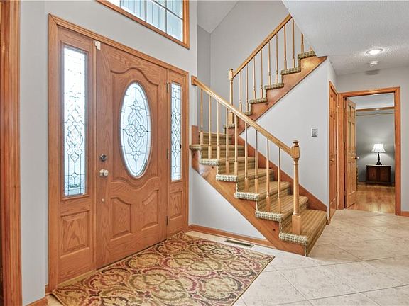 4th image of 6812 Red Oak Dr