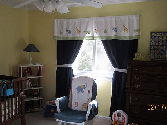 3rd image of 925 Lovell Dr