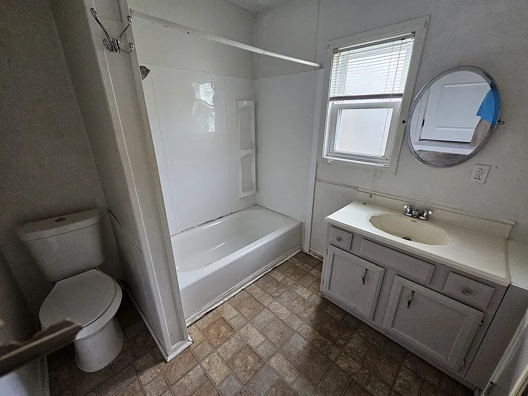 1408 W Dumble St — Photo 8