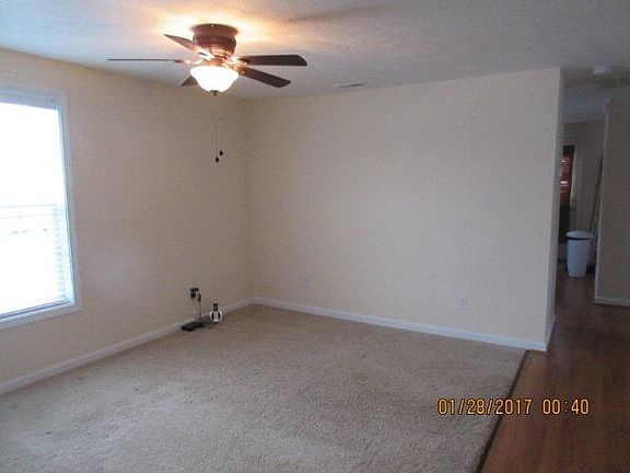3rd image of 106 Glendale Ct