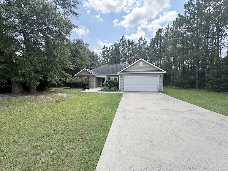 217 Stillwater Dr — Photo 15