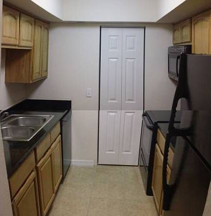 Kitchen, Granite tops