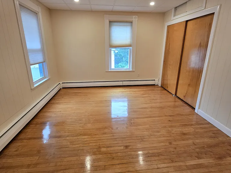 77 Rowe St #2 — Photo 8