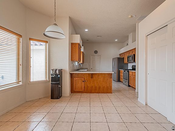 5th image of 10556 E 38th St