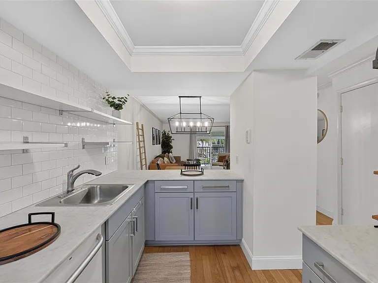 3812 N Oak Dr #M-32 — Photo 7