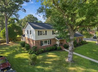 957 Edwin Dr, Virginia Beach, VA 23464