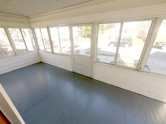 Enclosed porch