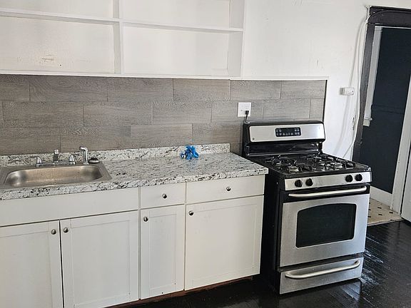 2nd image of 17 Holland St APT 4