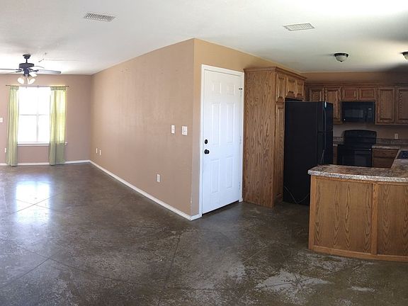 2nd image of 202 W Estes Ave