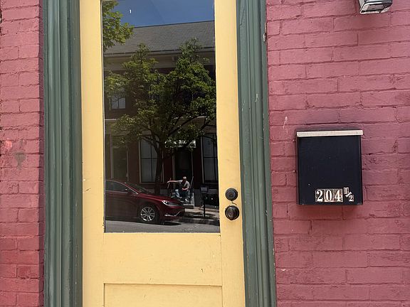 2nd image of 204 Allegheny St #1/2