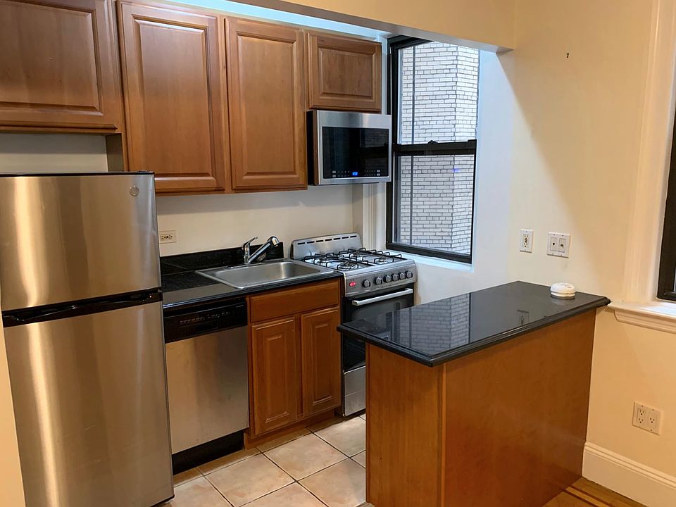 1st image of 37 W 72nd St APT 6F