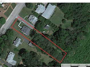 921 W Sycamore St, Chase City, VA 23924