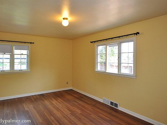 5th image of 700 Woodworth Ave