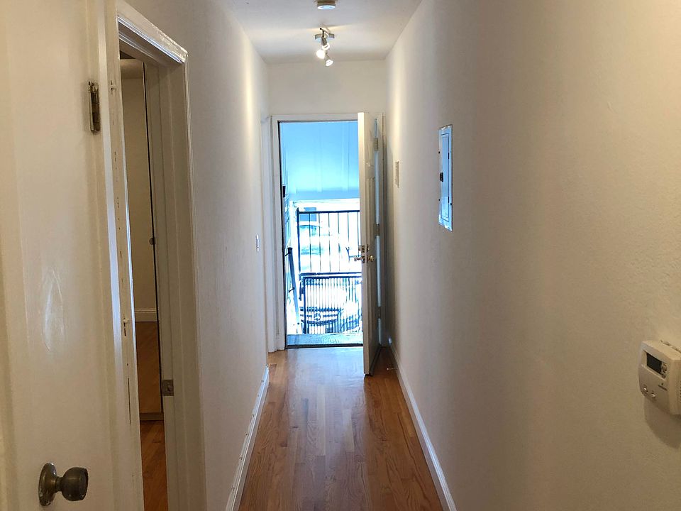 1st image of 146 Russ St #146