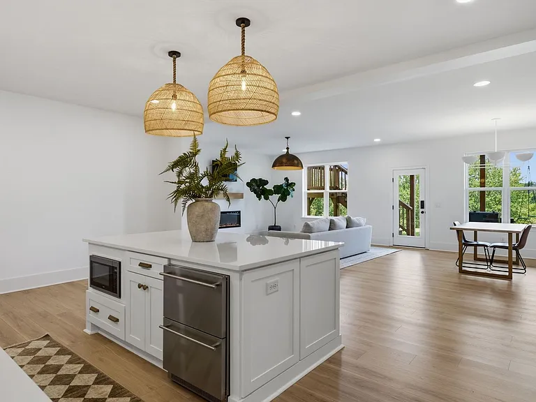 7628 Delancey Dr — Photo 30