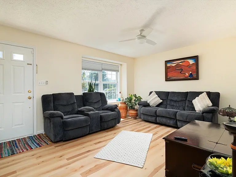 140 Founders Way — Photo 24