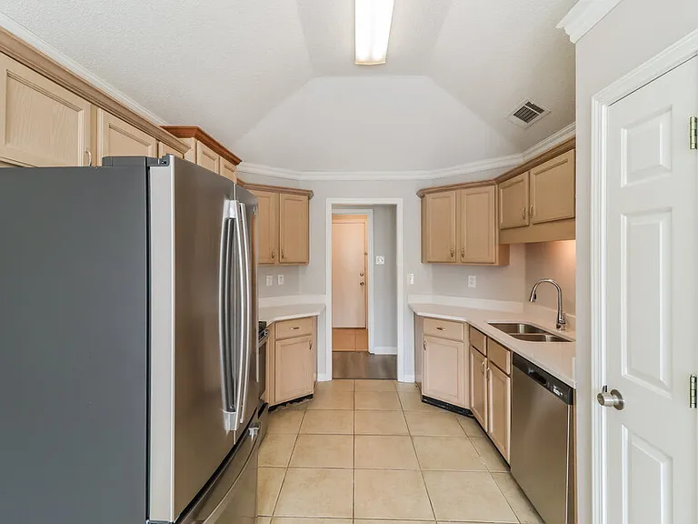 10029 Woodland Grove Dr — Photo 7