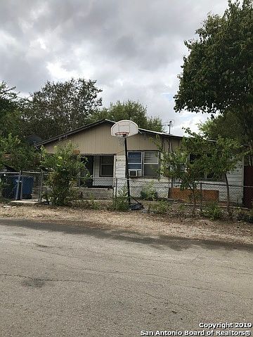 2nd image of 256 N Krueger Ave