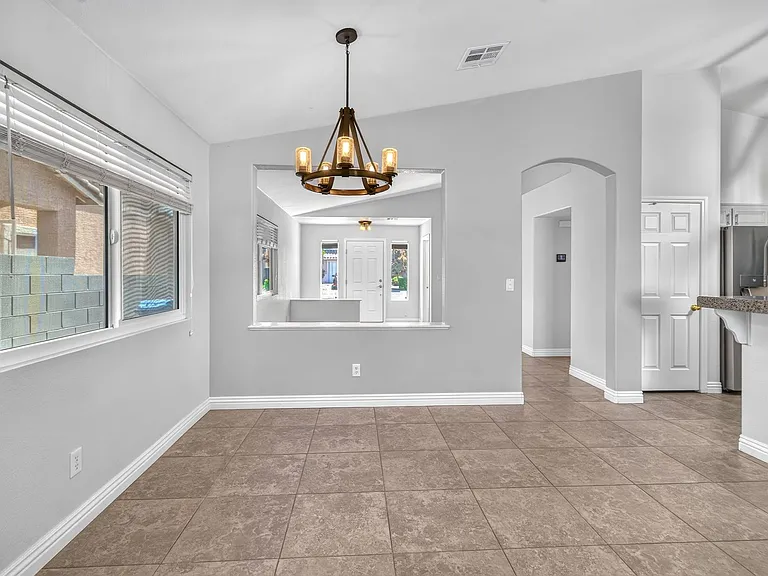 630 Beresford Ave — Photo 8